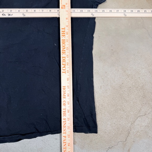 Twilight Saga New Moon Bella Swan Graphic T Shirt womens Medium Black - Picture 5 of 5